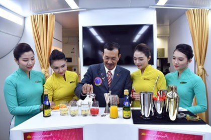 Попробуйте Вьетнам на вкус с одним из фирменных напитков Vietnam Airlines