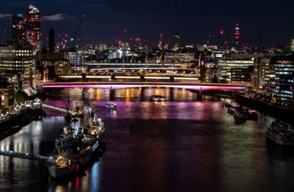 Мосты Лондона стали светодиодными
