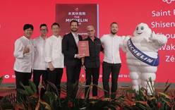 Впервые в истории сразу два ресторана Сингапура удостоены трех звезд Мишлен