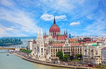 Венгрия объявляет чрезвычайное положение