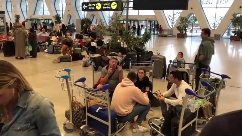 Сотни туристов из РФ застряли в аэропорту Антальи