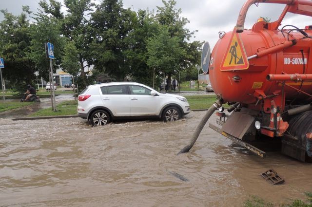 Ливни добрались до курортов Кубани. Затоплены Краснодар и Геленджик