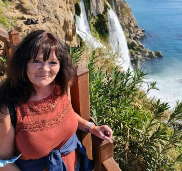 «Отпуск мечты обернулся кошмаром». 61-летняя туристка впала в кому в Турции