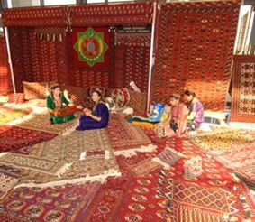 Праздник туркменского ковра
