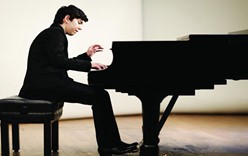 Пианист из Узбекистана Бекзод Абдураимов покоряет Европу