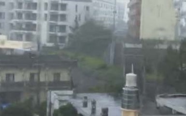 На Японию обрушился тайфун 'Неогури'
