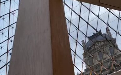 Пирамида Лувра 
