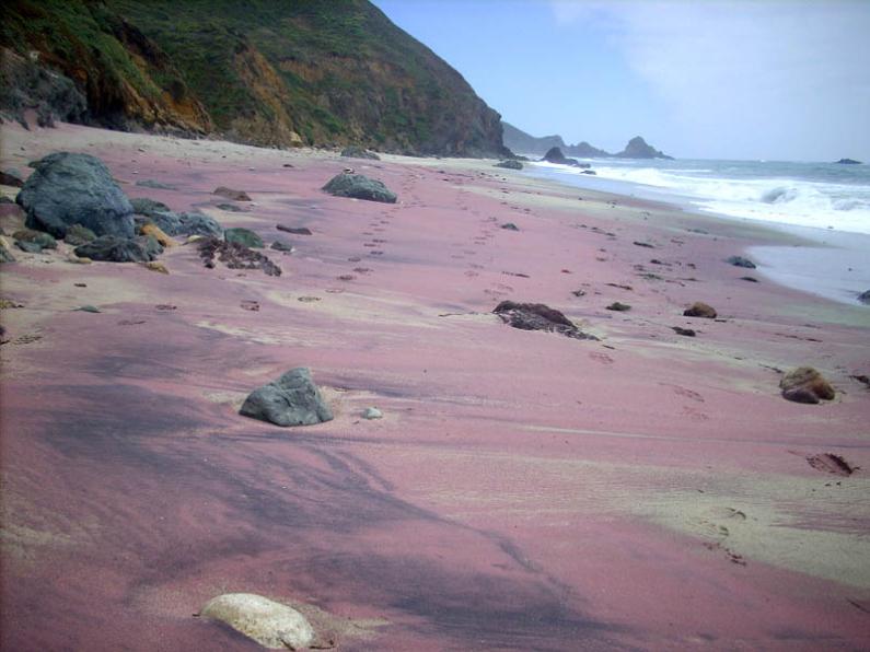 Pfeiffer Beach пляж с фиолетовым песком