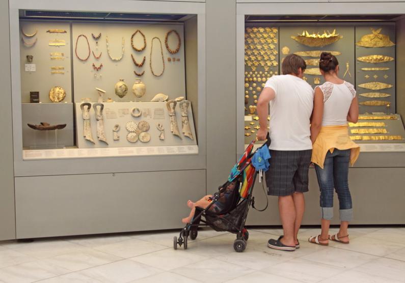 Микенская коллекция Генриха Шлимана привлекает всех посетителей Музея