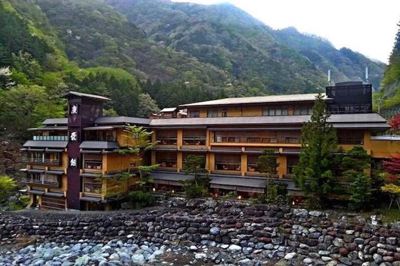 Отель «Нисияма Онсэн Кэйункан» - 1300 лет в деле