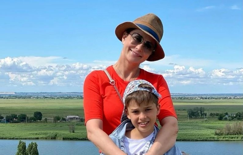 Ольга Кабо патриотично отдохнула в России вместе с сыном. ФОТО