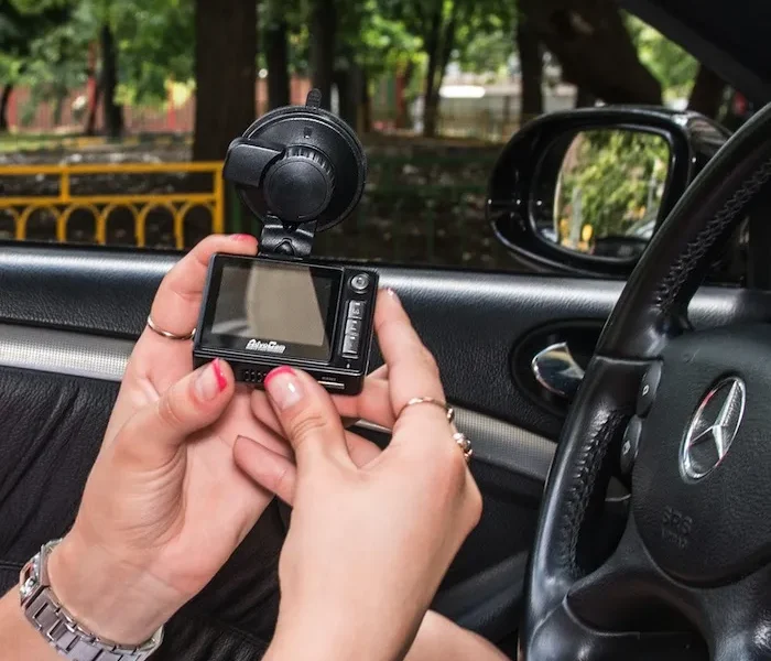 Регистратор в автопутешествии: защитник и оператор