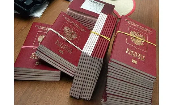 В Шереметьево застряли сотни паспортов