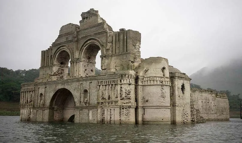 В Мексике всплыл старинный храм