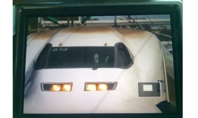 Японского машиниста застали за управлением синкансеном ногами