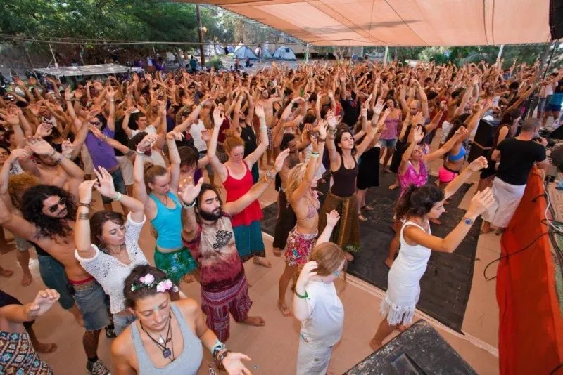 В пустыне Негев, в Израиле, с 19 по 22 октября 2016 года пройдет Крупнейший хиппи — фестиваль «Зорба-Будда»
