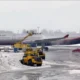 Из-за непогоды в аэропортах Москвы отменены и задержаны более 100 рейсов