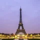 В Париже заработала Эйфелева башня