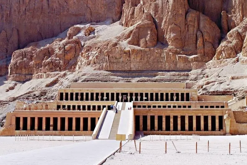 Египет пообещали открыть туристам на 23 февраля