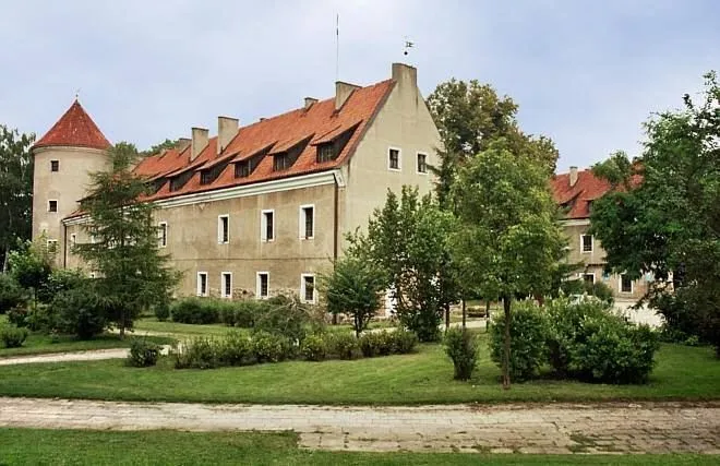 Археологи предположили, что в туннелях замка в Польше может находиться Янтарная комната