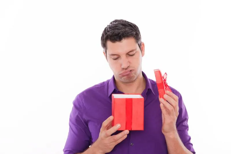 Что не стоит дарить мужчине и женщине на День Святого Валентина?