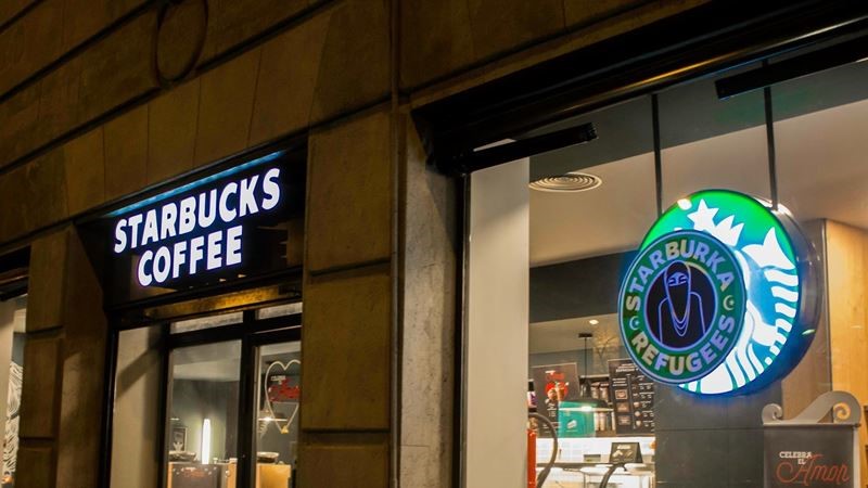 Сеть Starbuсks вызвала недовольство неонацистов