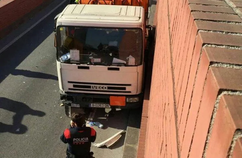 В Барселоне задержан невменяемый швед, угнавший грузовик с газовыми баллонами