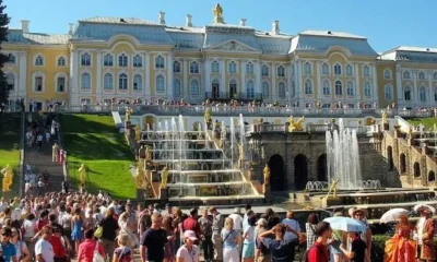 Интуристам в России не хватает мест в отелях и музейных экскурсий