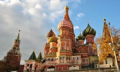 Разрешить иностранцам работать в России гидами предложил Владимир Путин