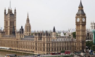 Парламент закрыли для туристов