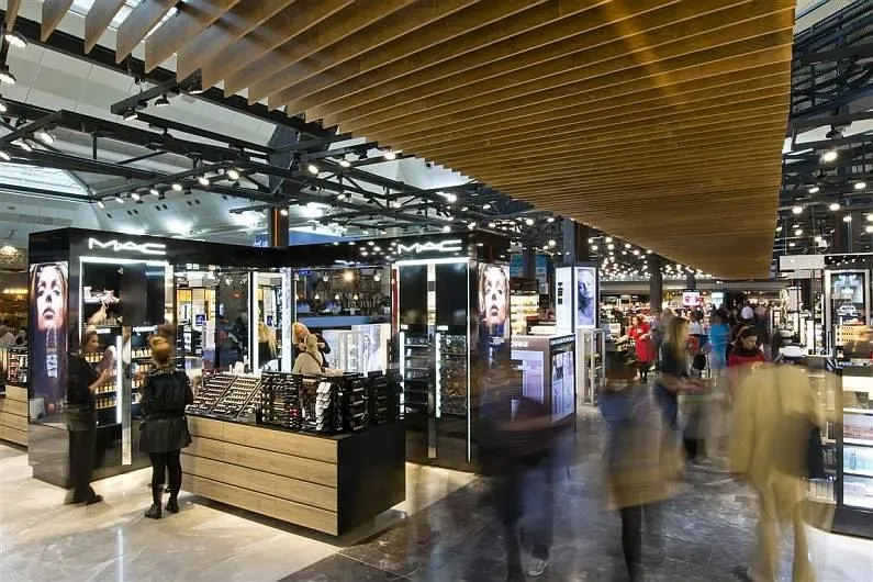 Россияне в январе—марте 2017 года потратили за границей на 40% больше