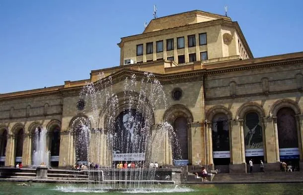 Армения. Ереван. Музеи и выставки города. Видео