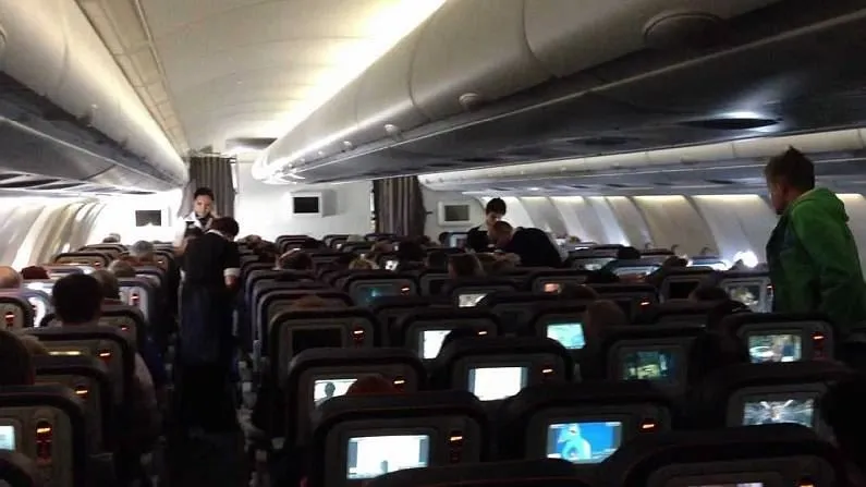 На рейсе Москва — Нью-Йорк подрались туристы, дебошира связали