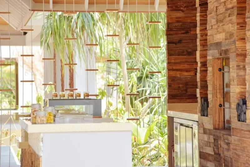 Dhigali Maldives — апгрейд «полного пансиона» до «все включено»