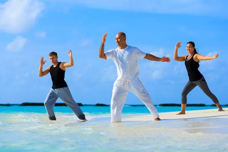 Гимнастика Тай Чи в Kurumba Maldives