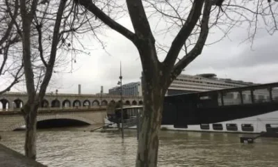 В Париже уровень воды в Сене достиг пика паводка
