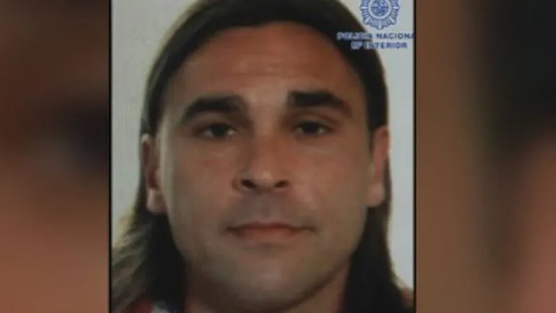 Полиция Испании просит помощи в поимке опасного заключенного, сбежавшего из тюрьмы в Кантабрии