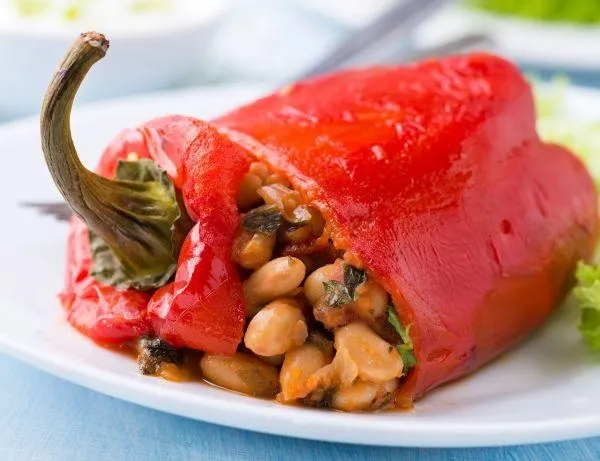 Перцы, фаршированные фасолью от Николы Радишича