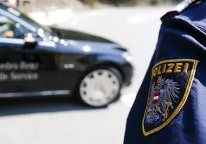 Поезд столкнулся с автобусом в Австрии