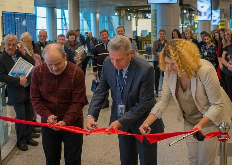 Фотовыставка авиадиспетчеров открылась в Домодедово