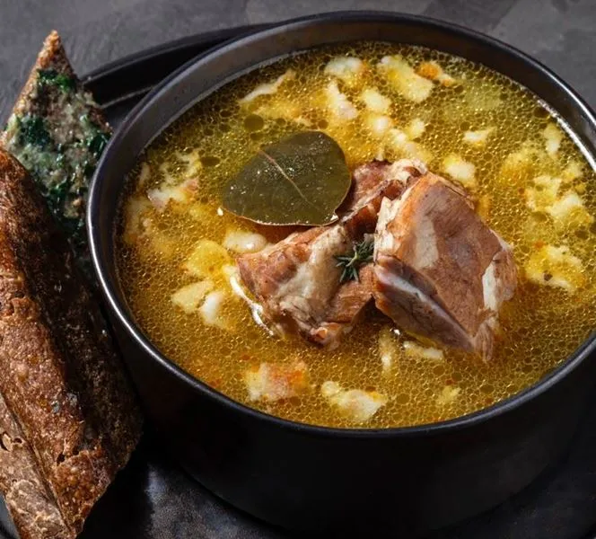 Горячие рецепты холодной осени — Гороховый суп со свиными ребрами