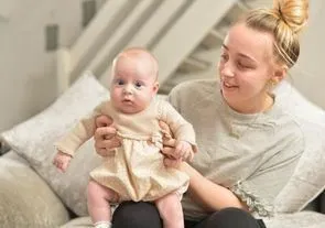 Британка родила дочь, не зная о беременности