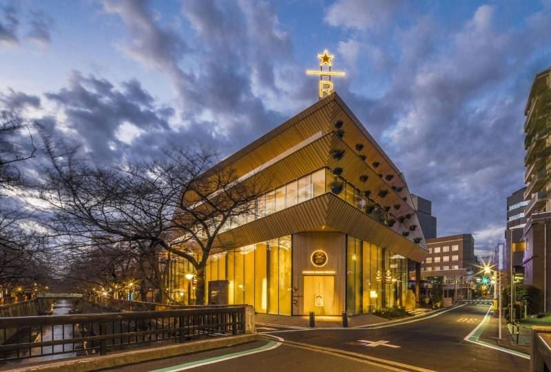 Кофейный дворец Starbucks Reserve Roastery Tokyo