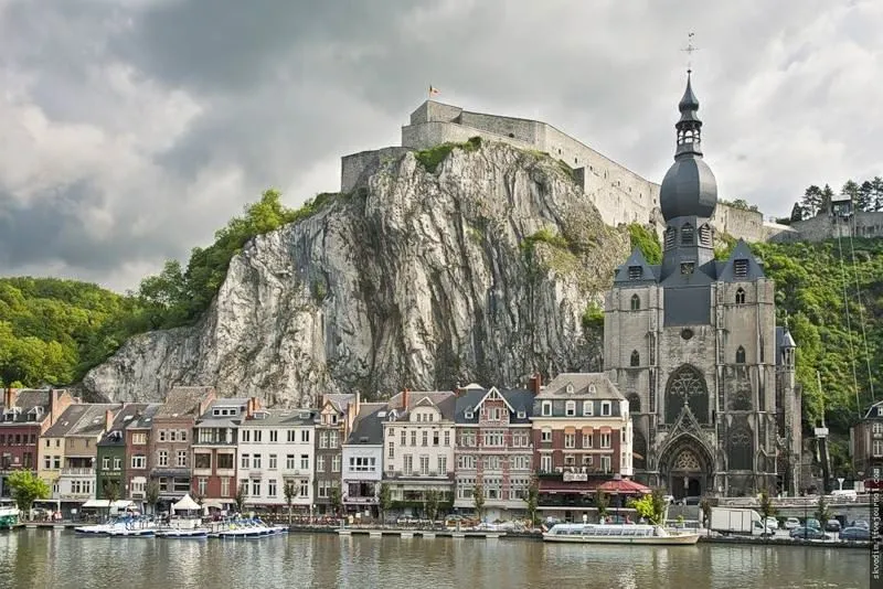 Динант – город, сошедший с картинки