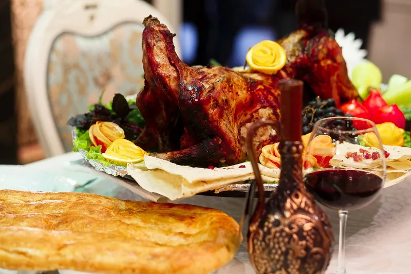 Ешьте, пейте, веселитесь — в Азербайджане!