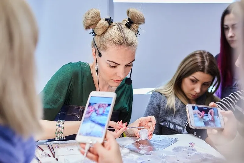 INTERCHARM Pofessional 2019:  Вакуумные очистители и татуировки с вышивкой