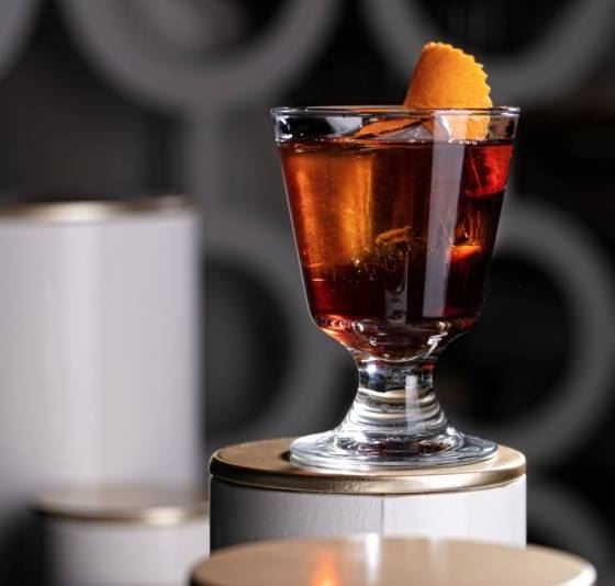 Холодный Коктейль Coffee Negroni для жаркого путешествия