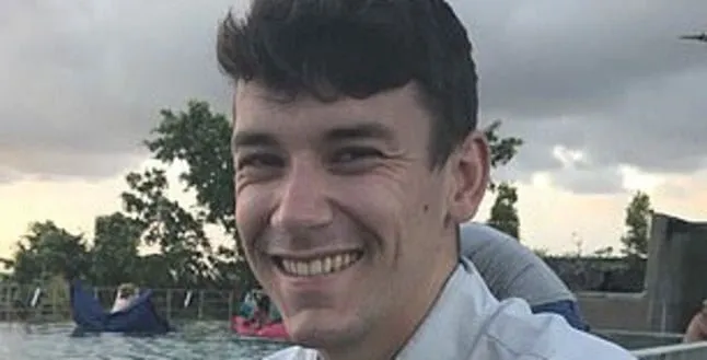 Британца не взяли в полицию из-за того, что он «белый гетеросексуальный мужчина»