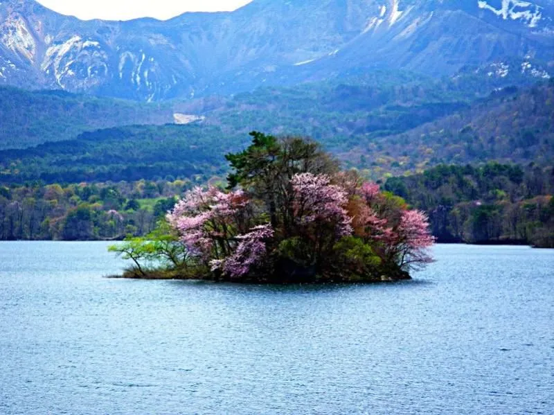 Бандай-Асахи — край лесных озёр