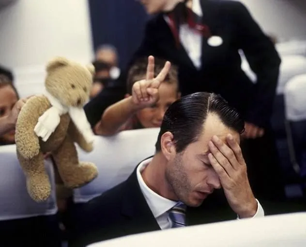 ТОП -5 причин, которые выбешивают иностранцев в самолётах